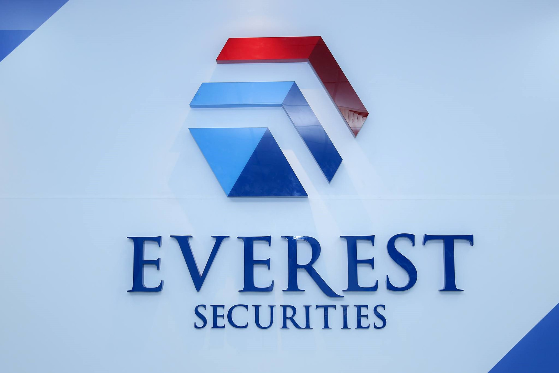 Chứng khoán Everest (EVS): Quỹ liên quan đến Phó Chủ tịch muốn gom 3 triệu cổ phiếu
