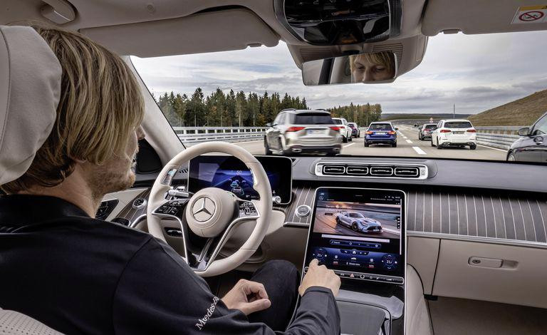 Công nghệ tự lái của Tesla “thua” Mercedes ở 1 điểm duy nhất