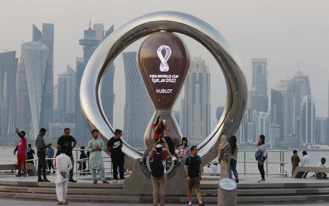 'Biết lỗ nhưng vẫn chịu chi', nền kinh tế Qatar tận dụng được gì từ World Cup 2022?