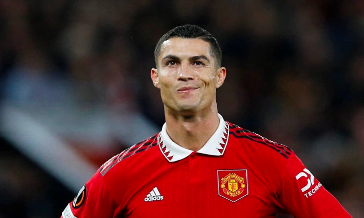 Ronaldo nhận đề nghị 225 triệu USD để thi đấu đến năm 40 tuổi